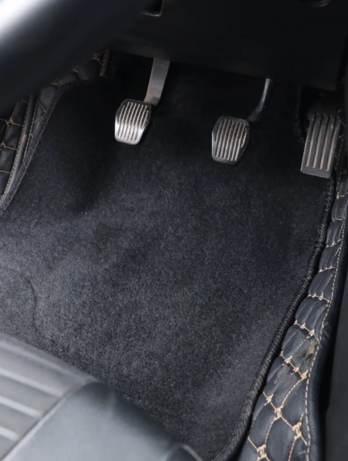 Premium Universal Car Floor Mats for Honda, Jeep, & More
